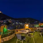 Elefteria 3* Ajía Marína