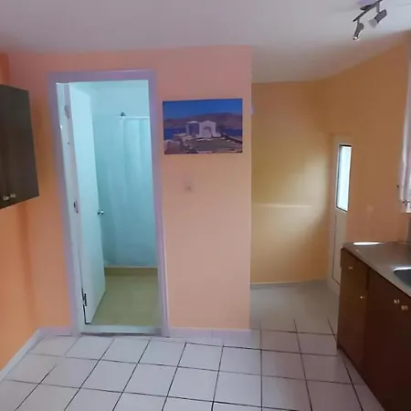 Elefteria Aparthotel