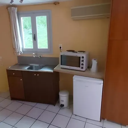 ελευθερία 3*