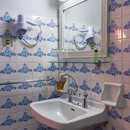 Elefteria 3* Agia Marina (Leros)