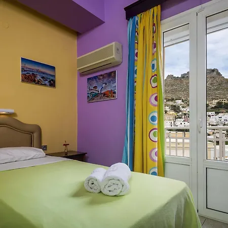 ελευθερία 3*