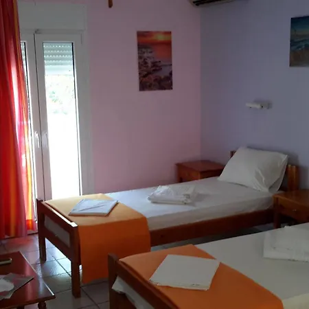 ελευθερία 3*